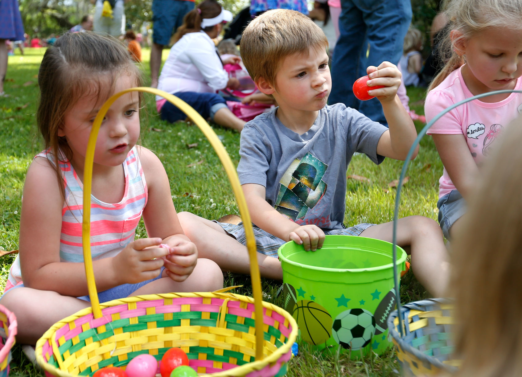 Kids with Easter baskets